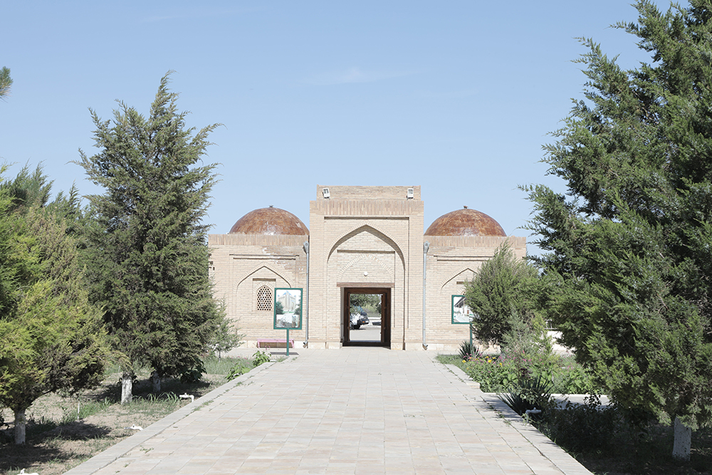 ABDULLOH IBN MUBORAK MARVAZIY ZIYORATGOHI (Muborak tumani)