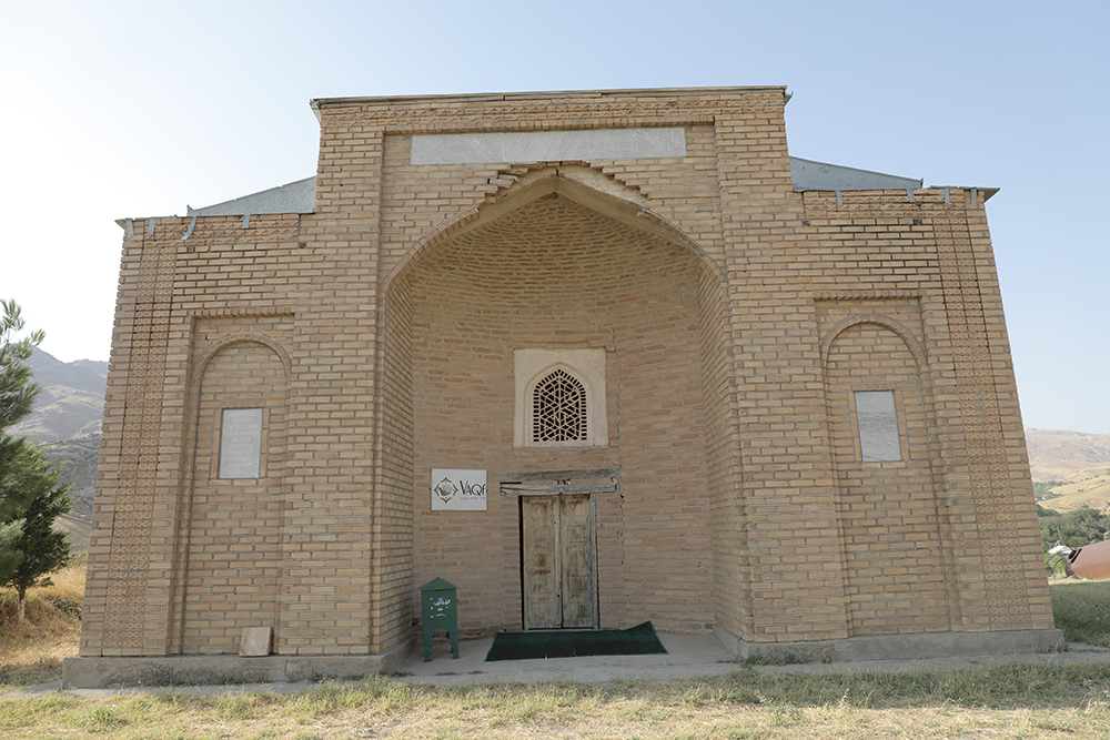 CHIROQCHI HAZRATI LANGAR YODGORLIKLARI (Chiroqchi tumani)