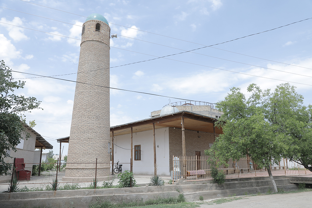 YETTI TUG‘ OTA ZIYORATGOHI (Qarshi tumani)